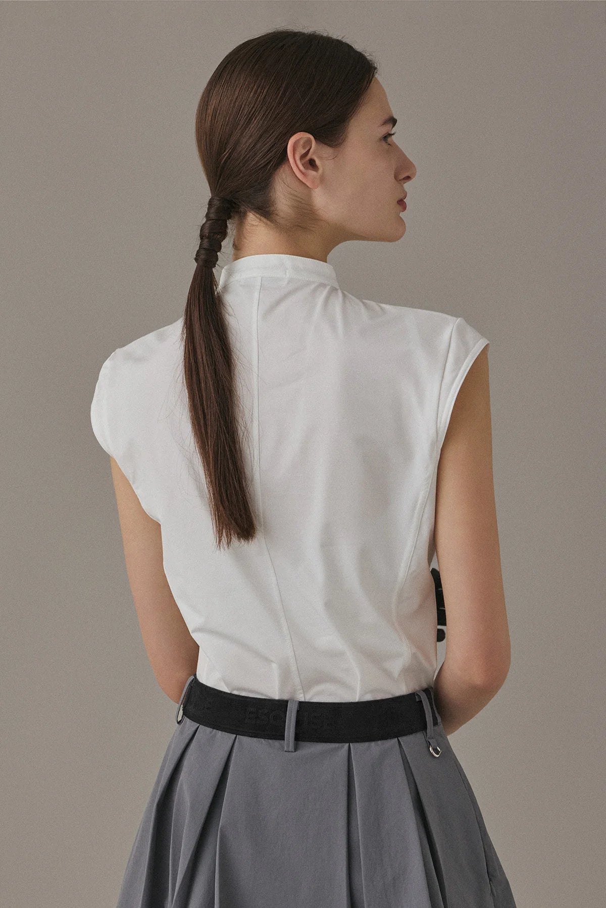 AIRY SLEEVELESS TOP