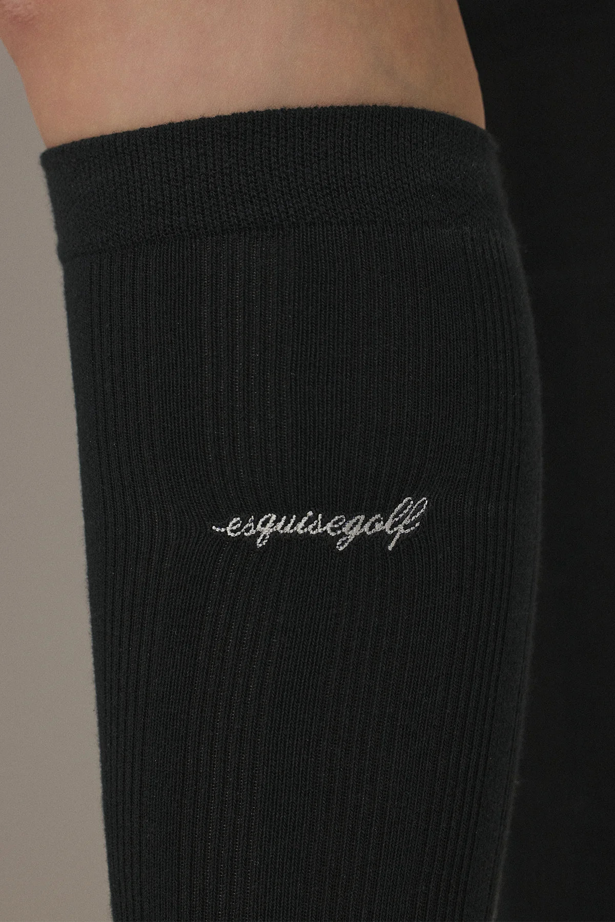 RIBBED HIGH SOCKS