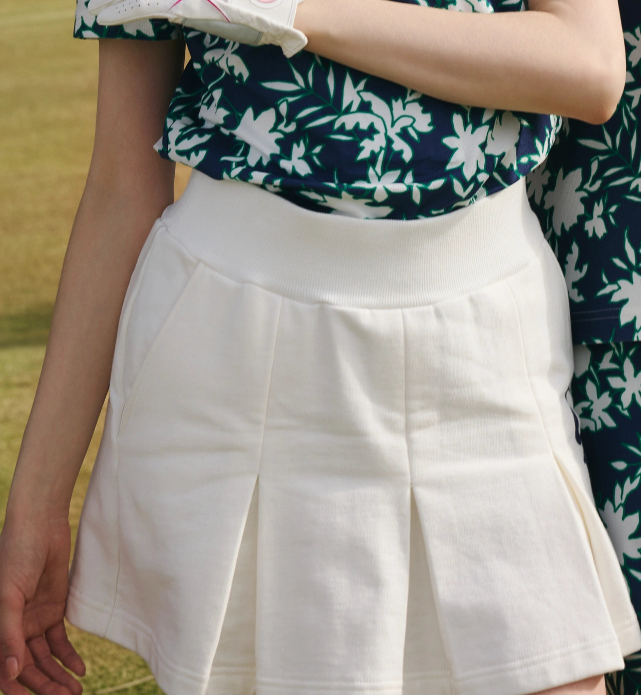 BIG PLEATS SKIRTS