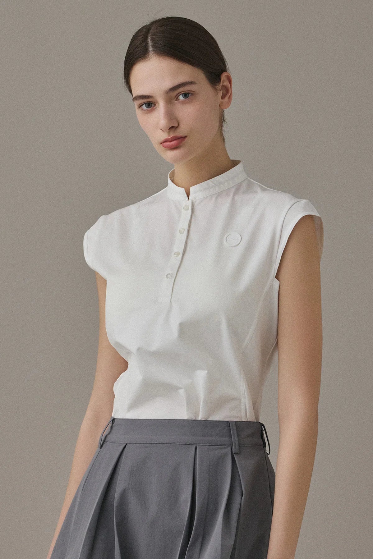 AIRY SLEEVELESS TOP