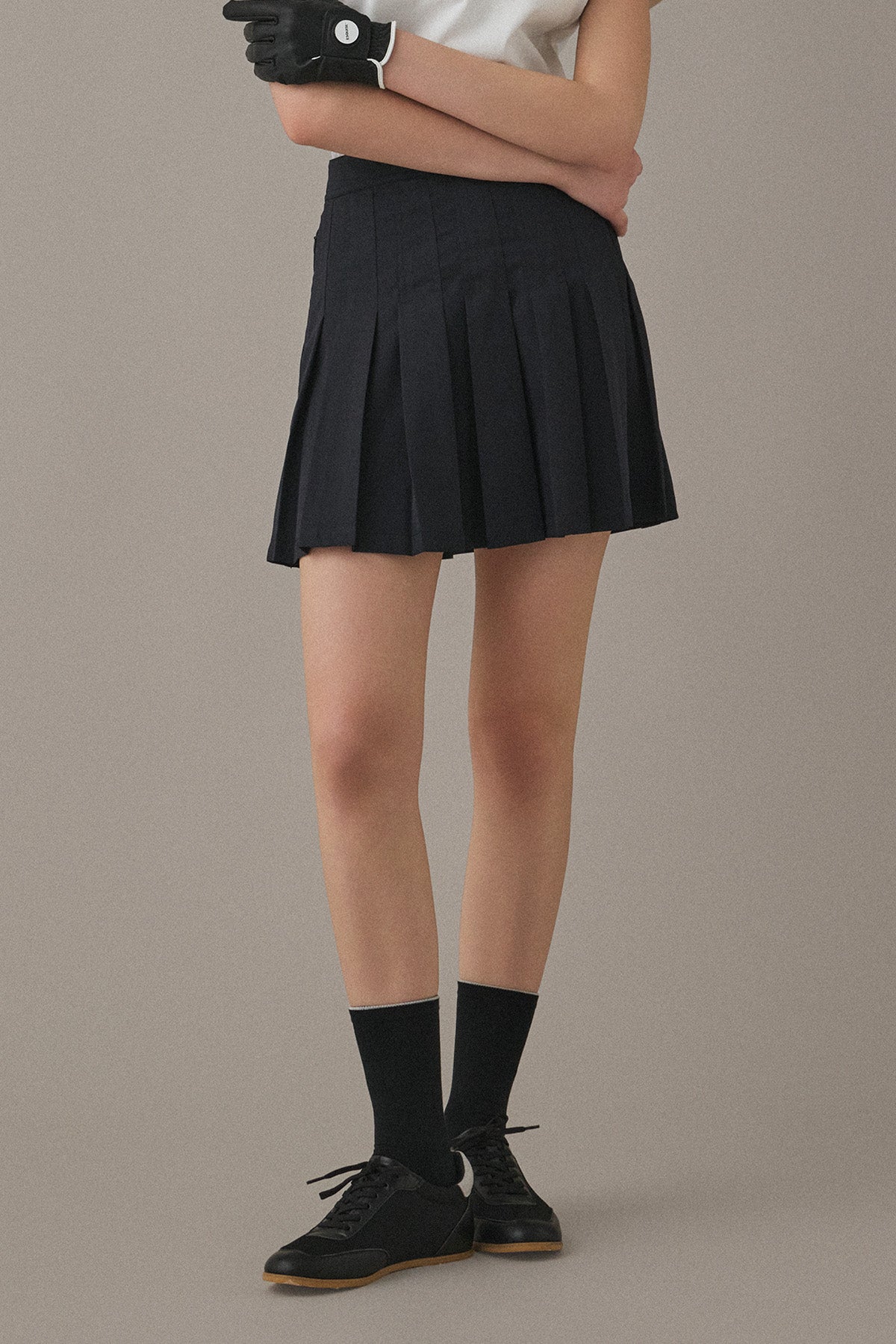 FLOWING PLEATS SKIRT
