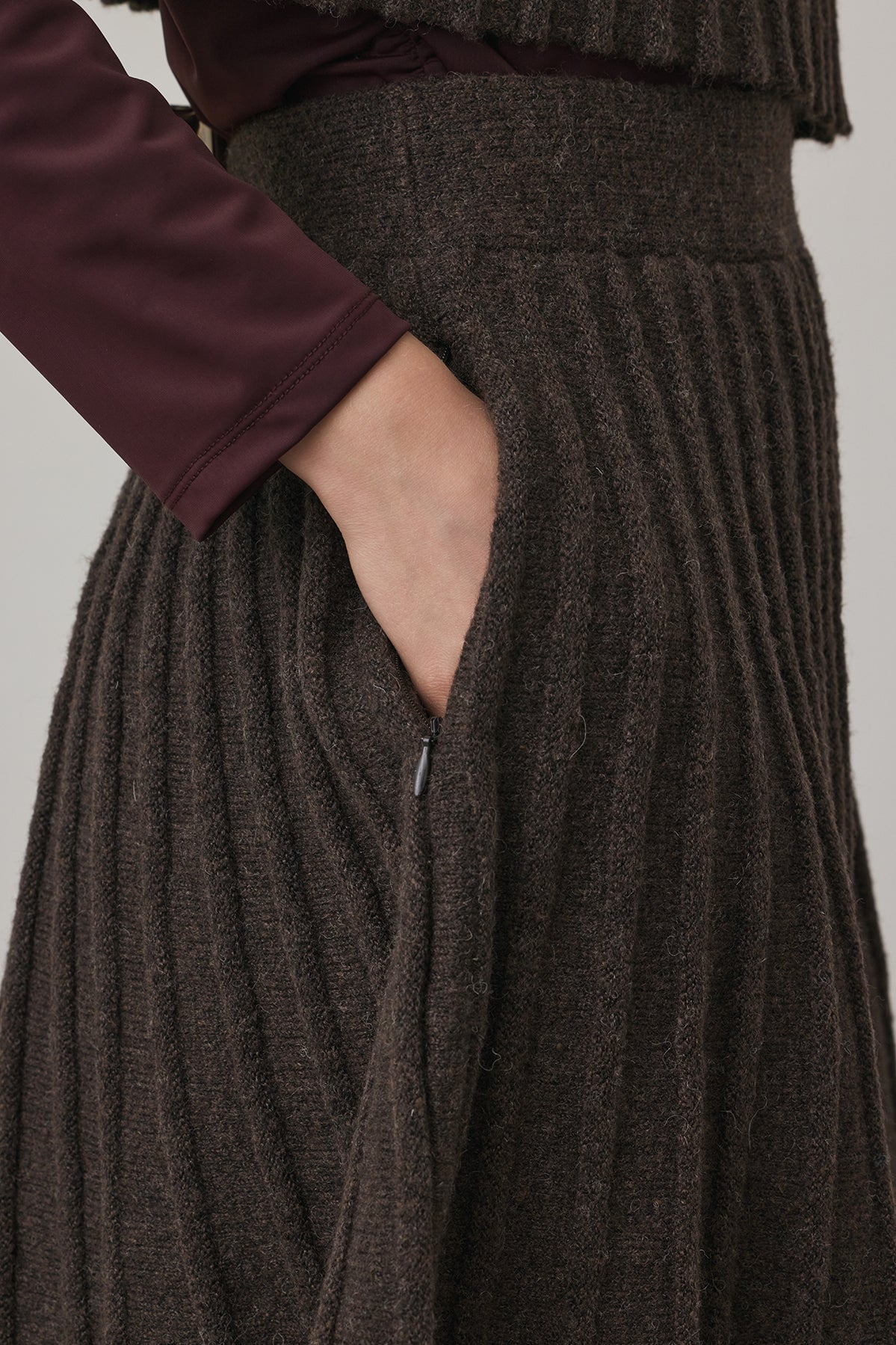 ECO-KNIT PLEATS SKIRT