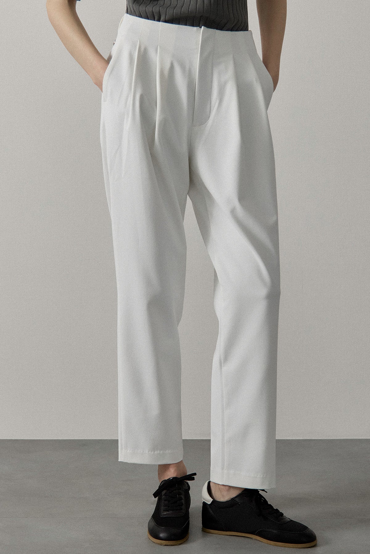 RELAXED DOUBLE PLEATS TROUSERS