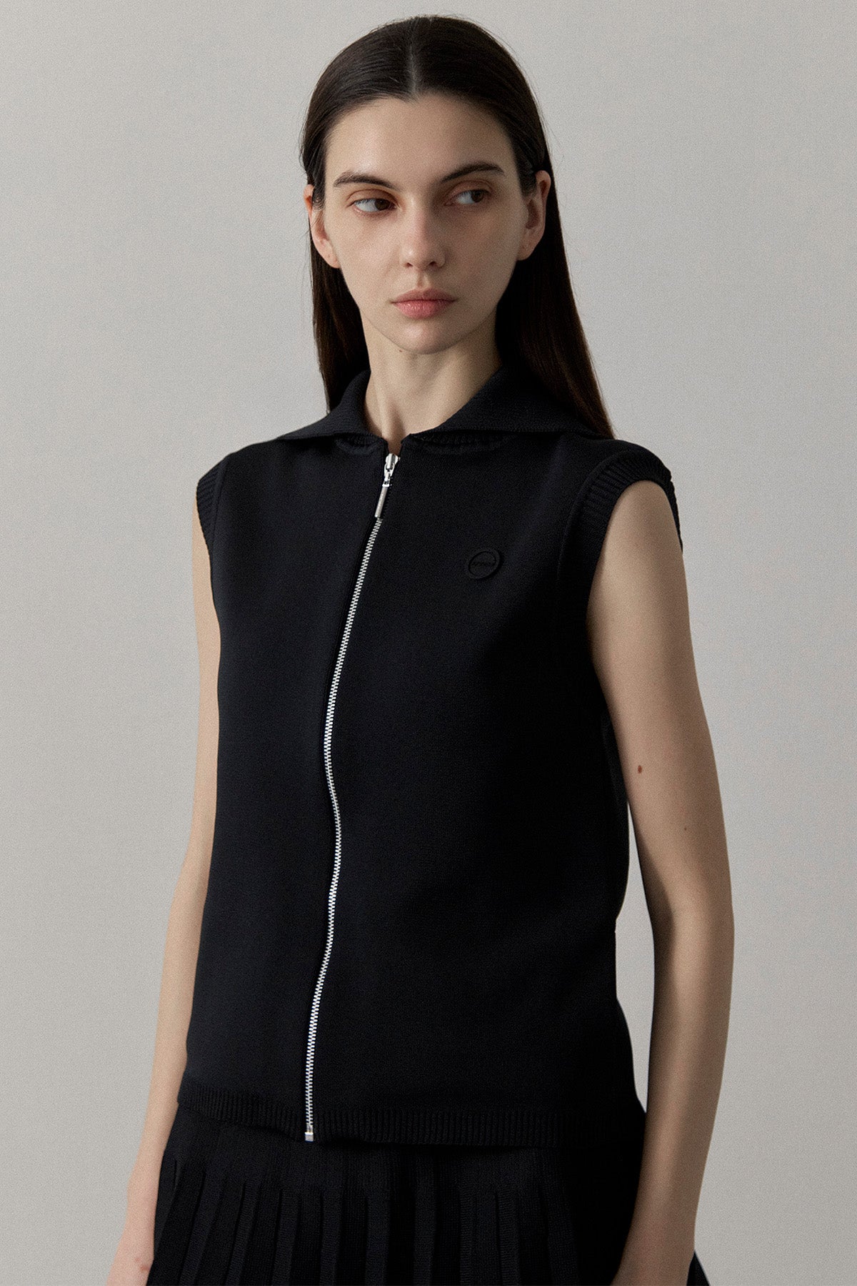 RECYCLED SMOOTH-KNIT VEST