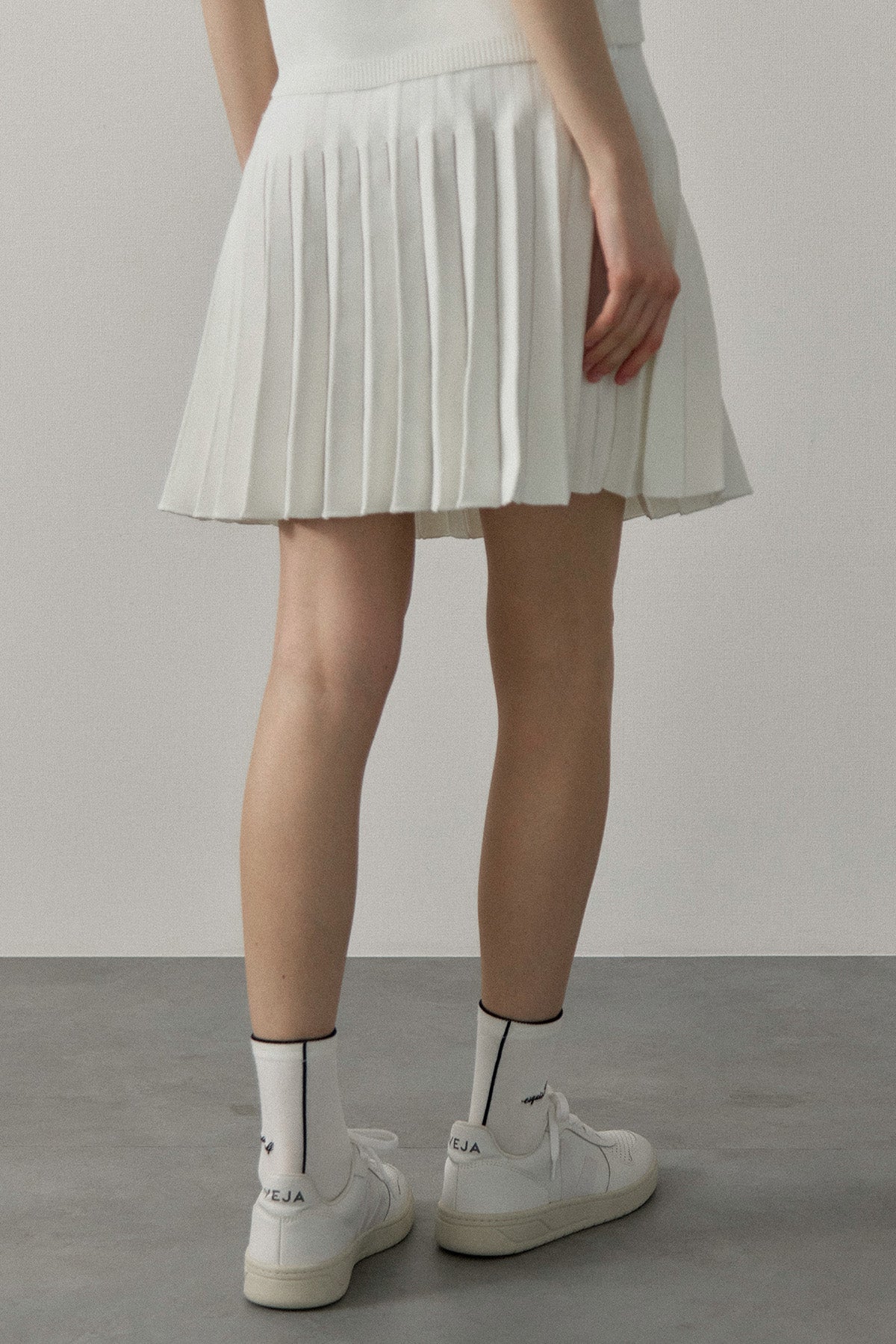 RECYCLED SMOOTH-KNIT PLEATS