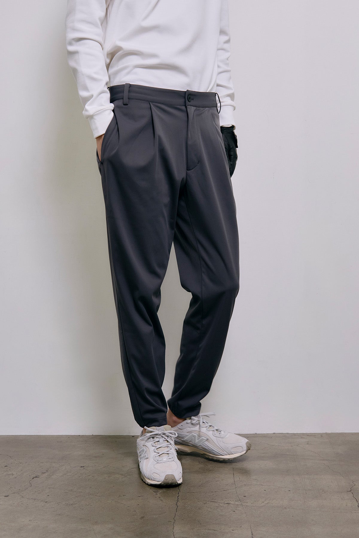 SHIELD SLIM JOGGERS