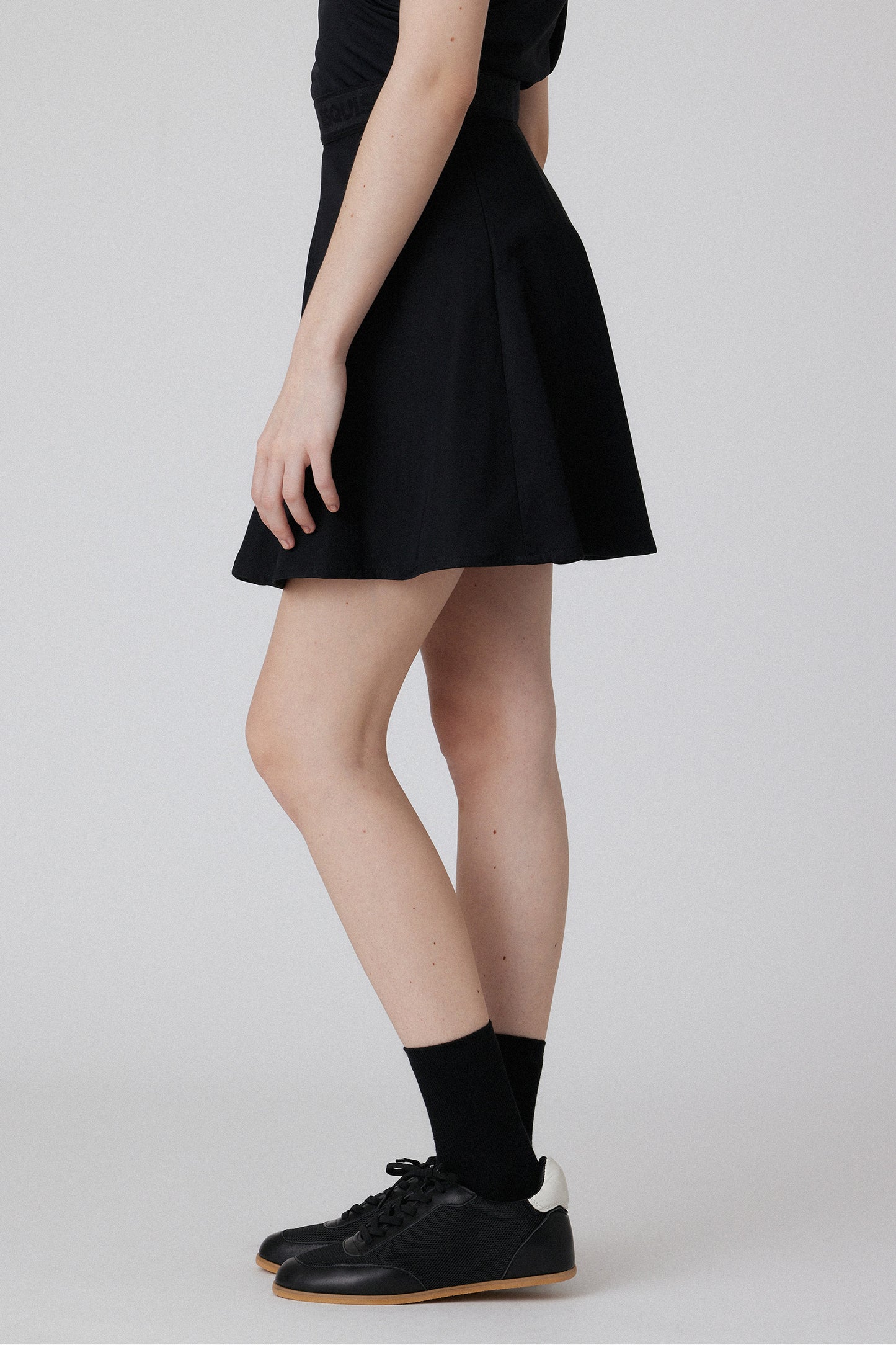 MINIMAL FLARE SKIRT