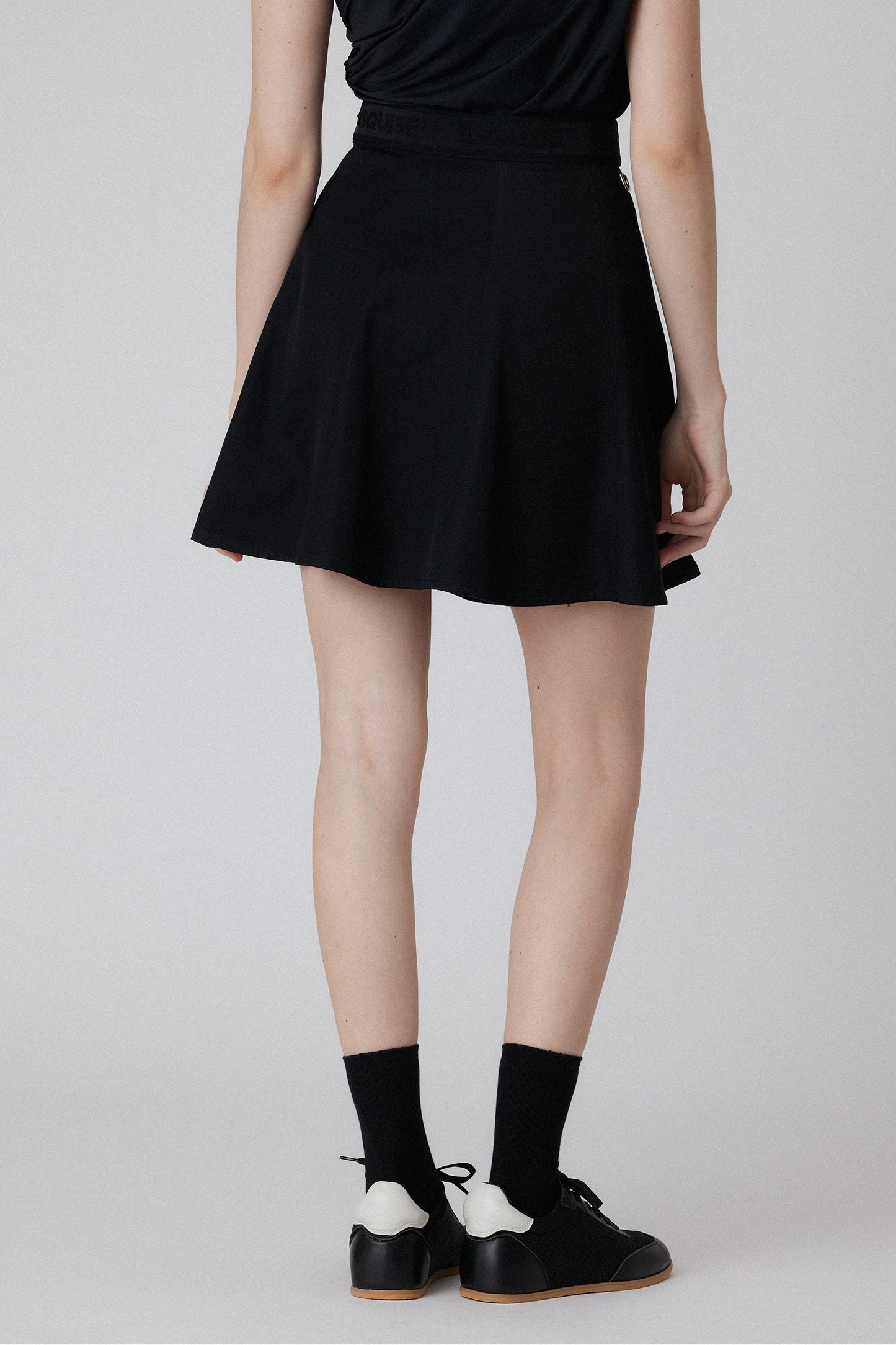 MINIMAL FLARE SKIRT