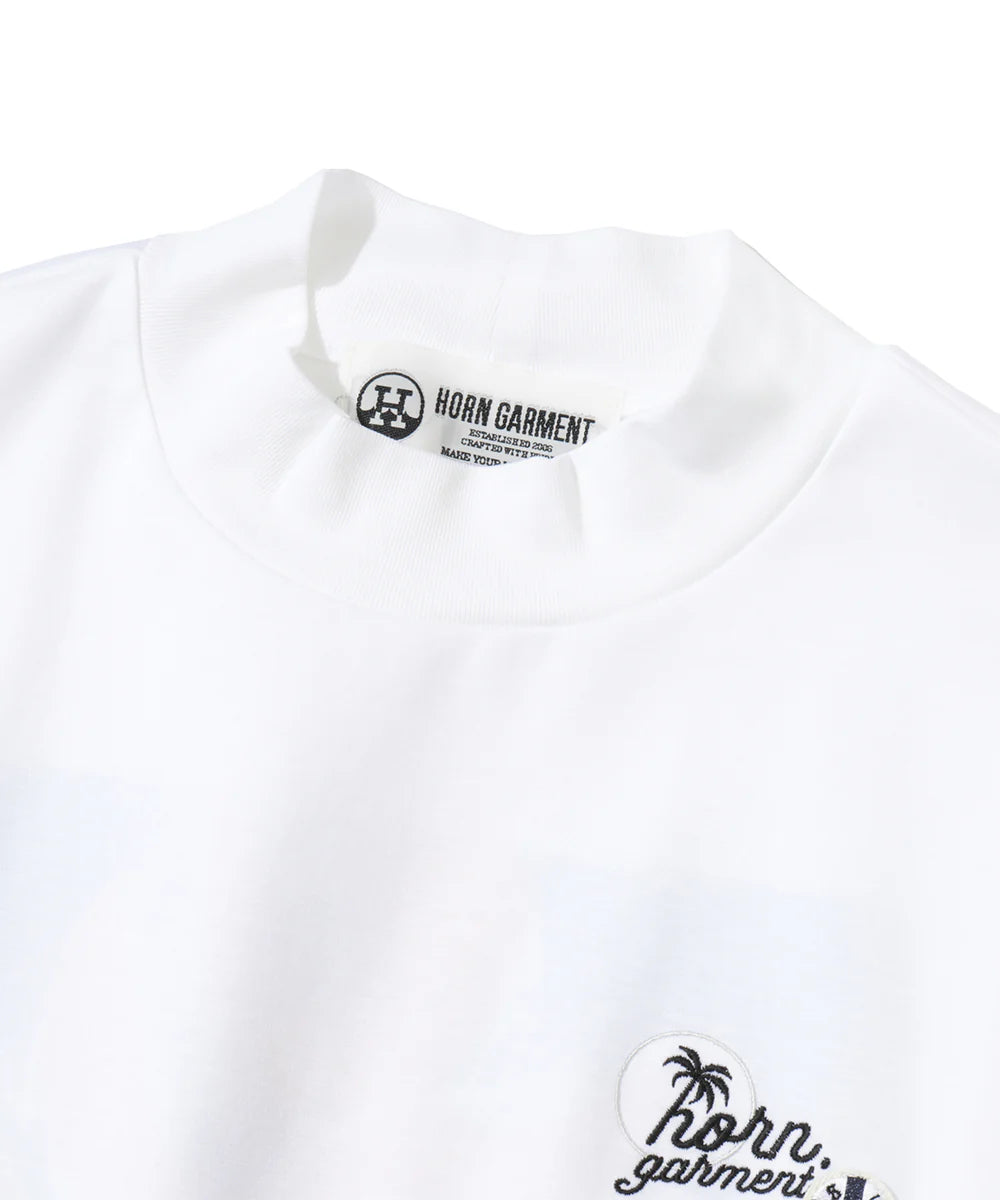 Retro Island Graphic Mock Tee