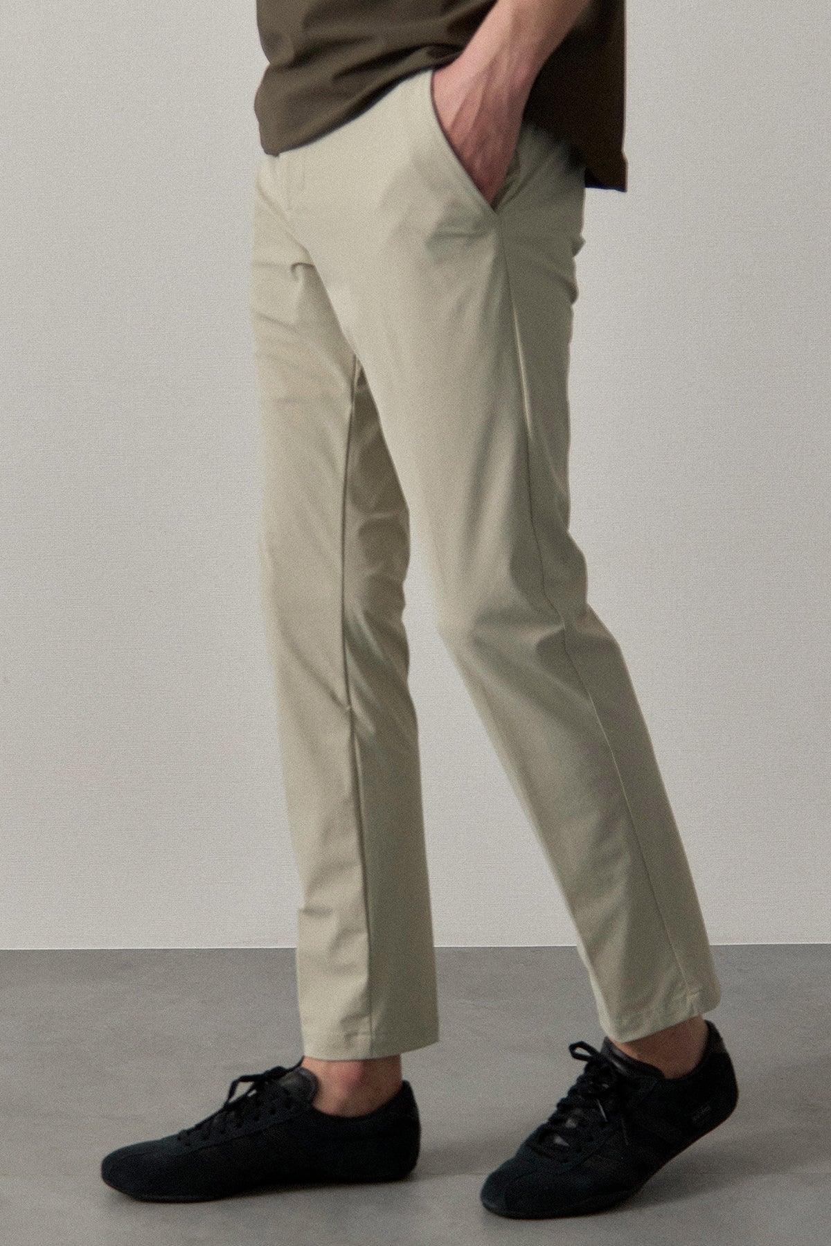 COOL-TOUCH GOLF PANTS