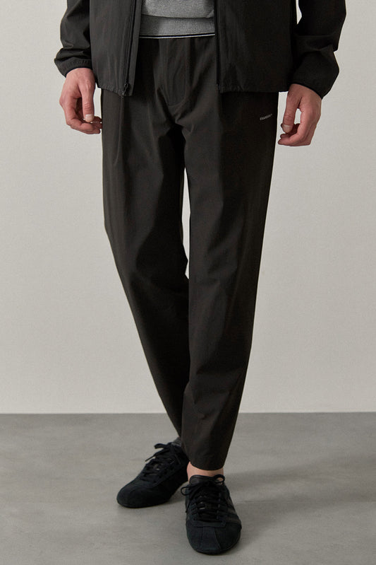 LIGHTFORM SLIM JOGGERS