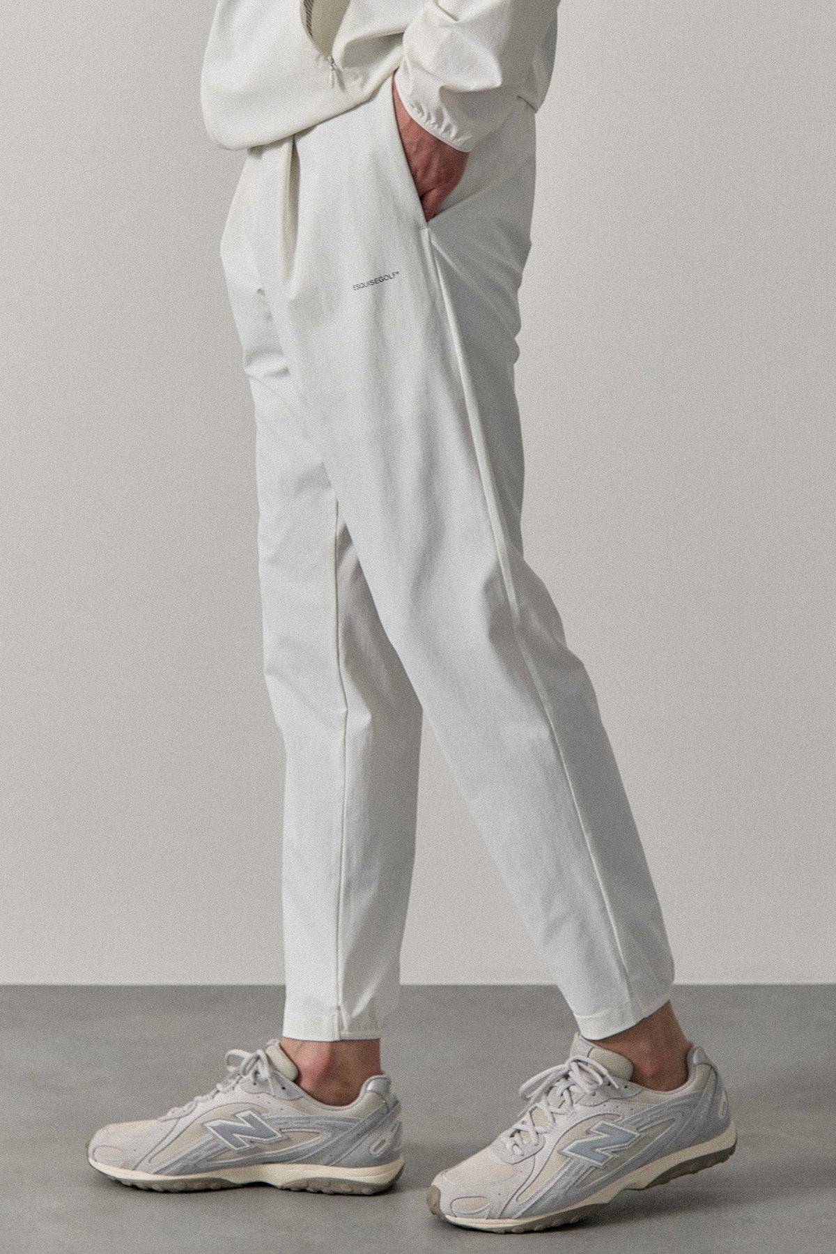 LIGHTFORM SLIM JOGGERS