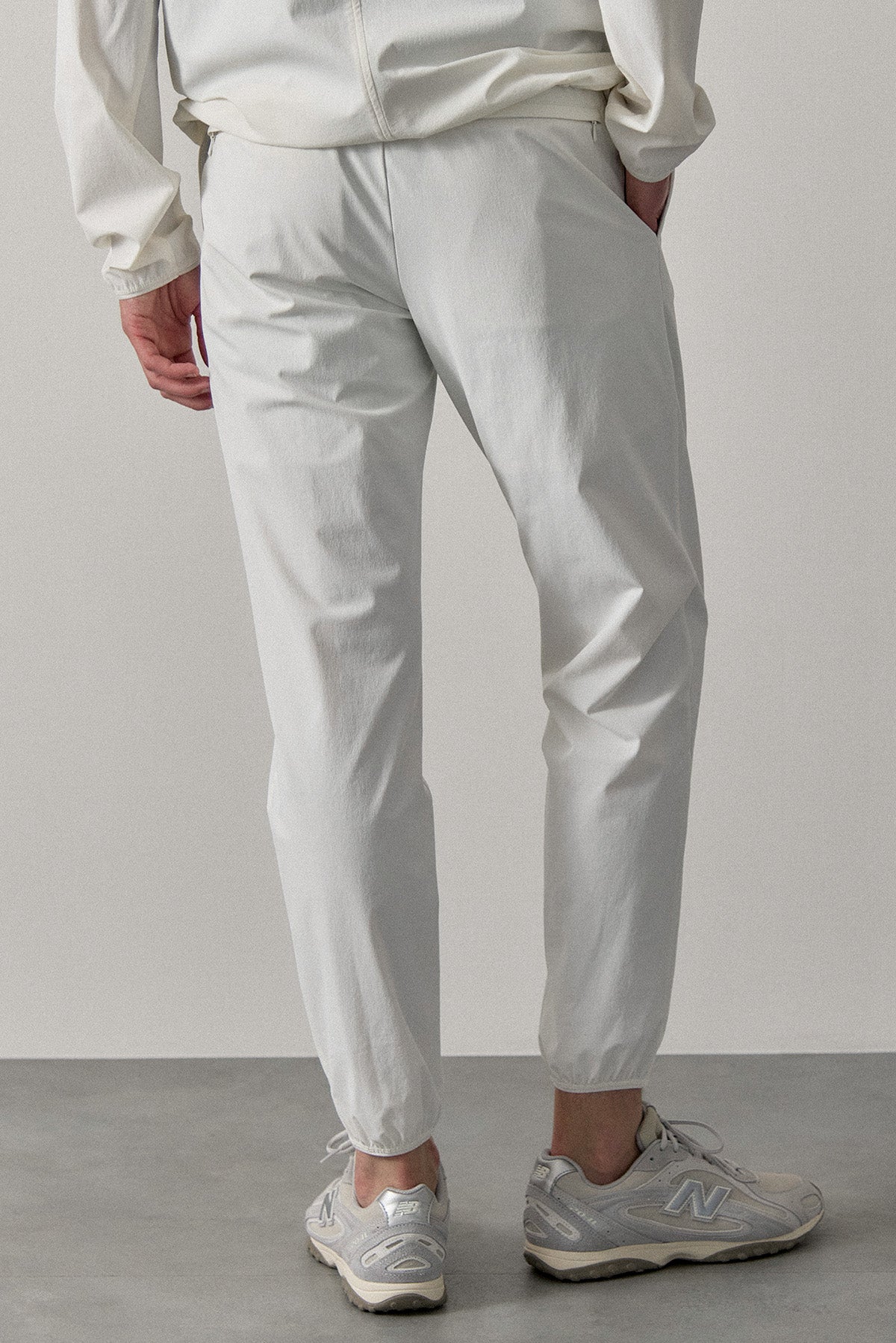 LIGHTFORM SLIM JOGGERS